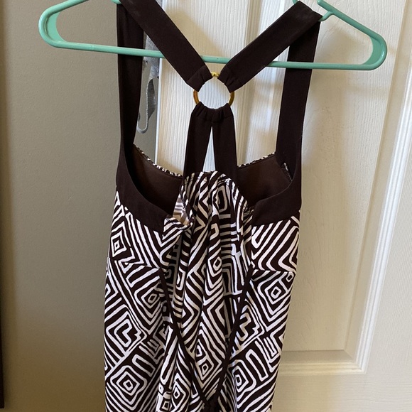 Women’s Brown and White sleeveless top. - Picture 2 of 2
